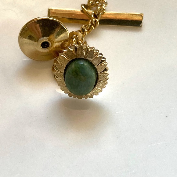 Vintage La Mode Karatclad Jade stone. Tie Tack - Picture 5 of 6